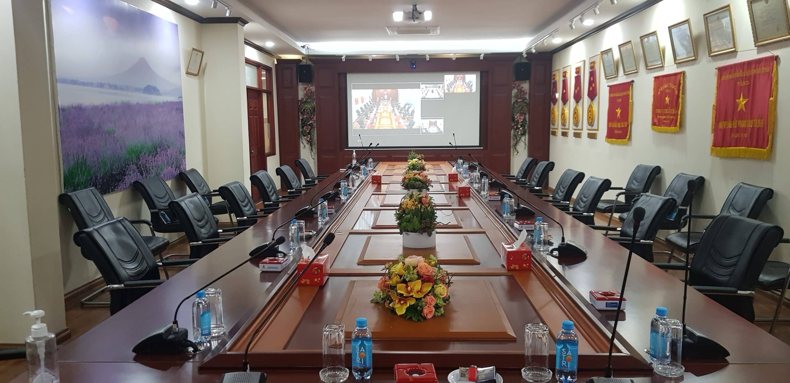 hệ thống âm thanh phòng họp