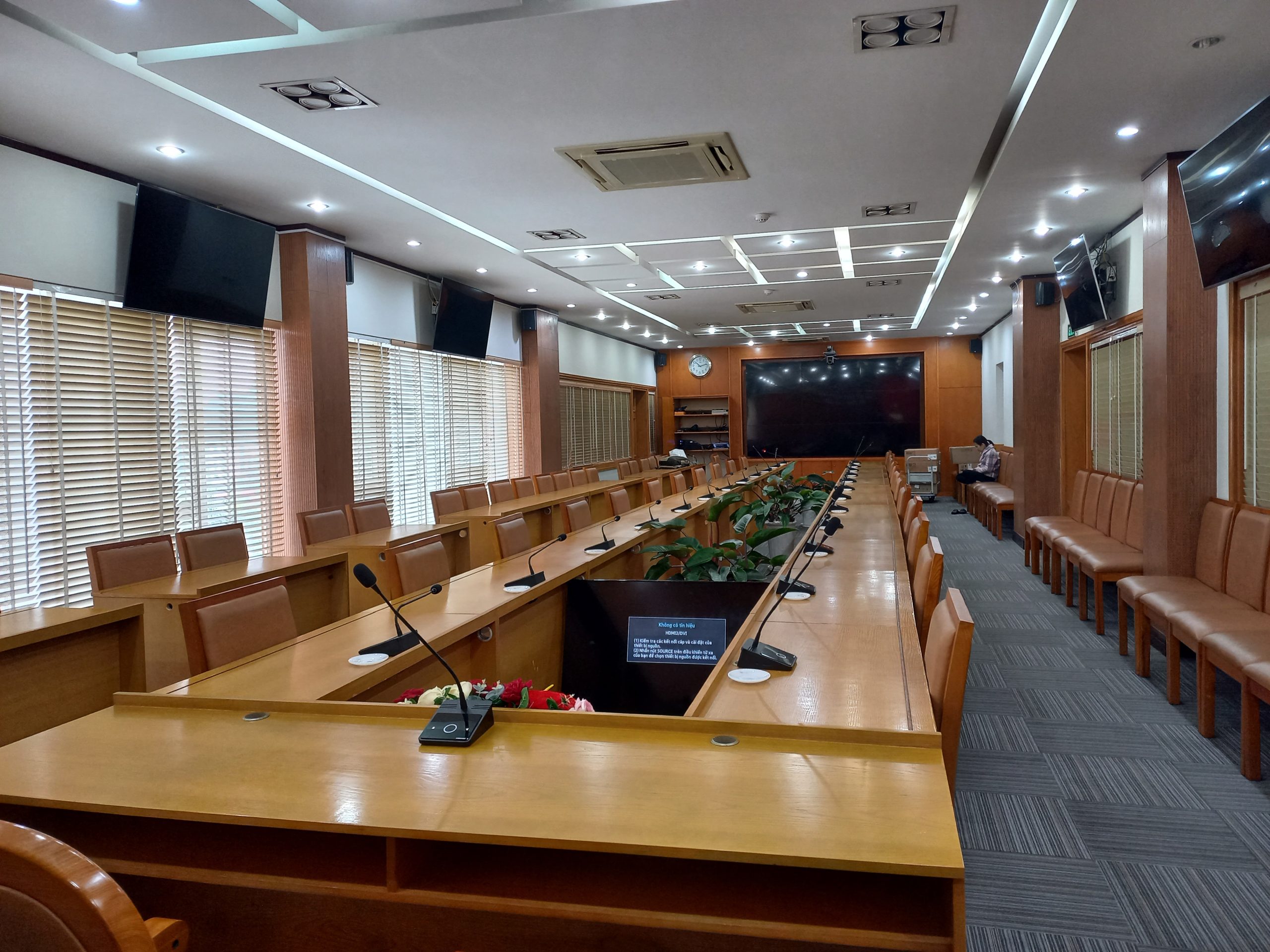 ứng dụng hệ thống âm thanh hội thảo
