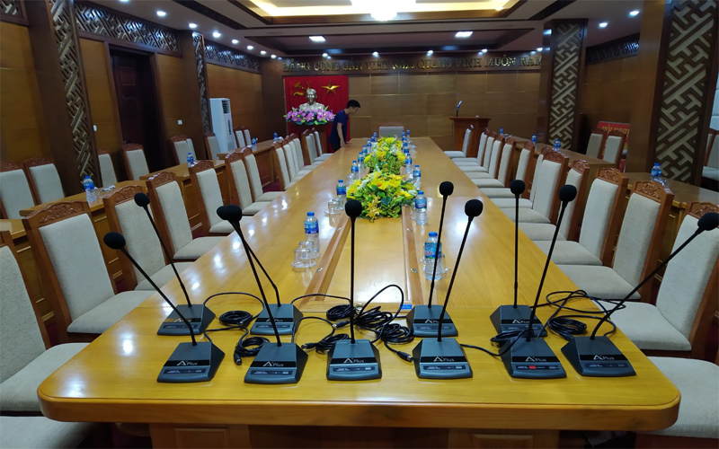 Chọn micro phù hợp với không gian hội họp