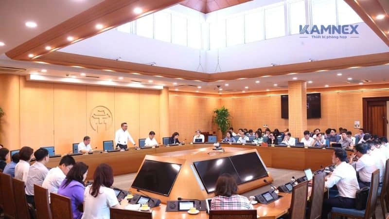 Tại Sao Cần Đổi Mới Thiết Bị Văn Phòng Chính Quyền và Nâng Cấp Phòng Họp UBND Xã