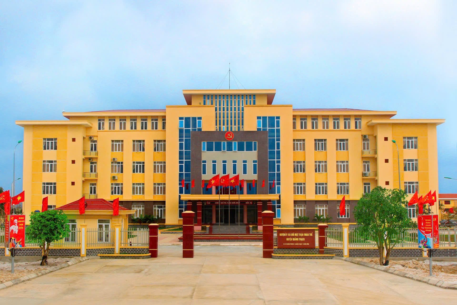 Trang Bị Thiết Bị Hội Nghị Cho Trụ Sở UBND Xã Mới Sau Sáp Nhập