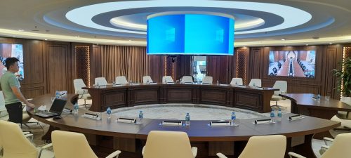 Bàn họp hiện đại của Tập đoàn Đèo Cả